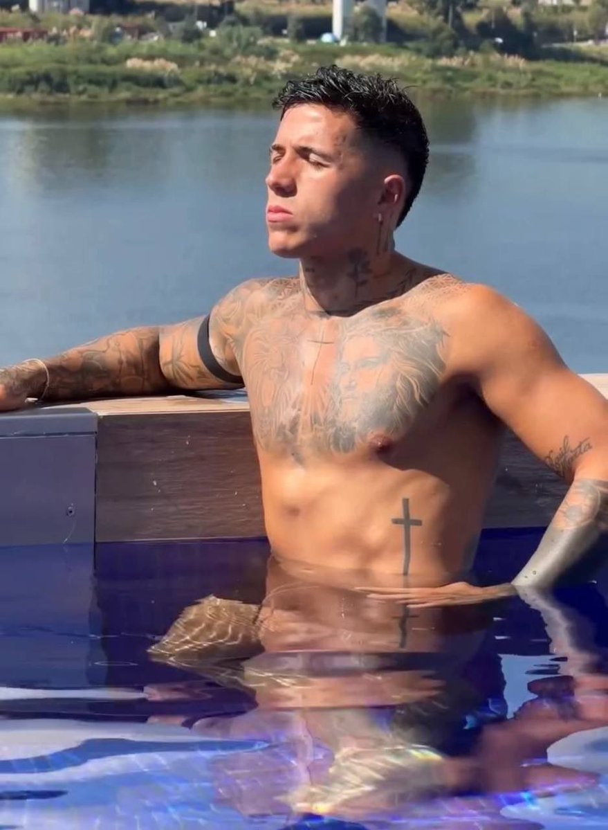 Prembulge2's tweet photo. Enzo Fernandez 🥵😈 https://t.co/c7x6H7yOrB