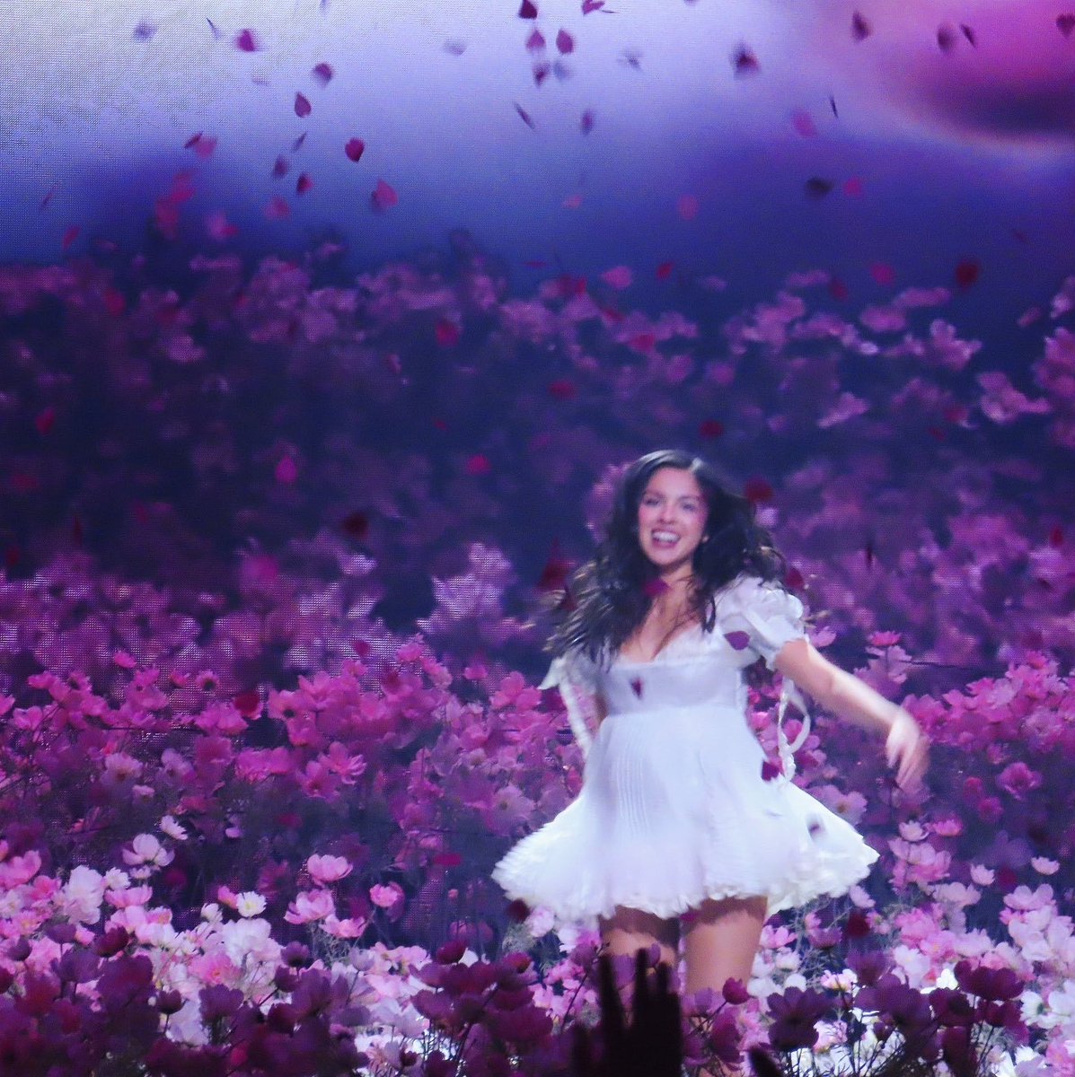wonderlivs's tweet photo. angel princess <3 https://t.co/xN1O96s4ca