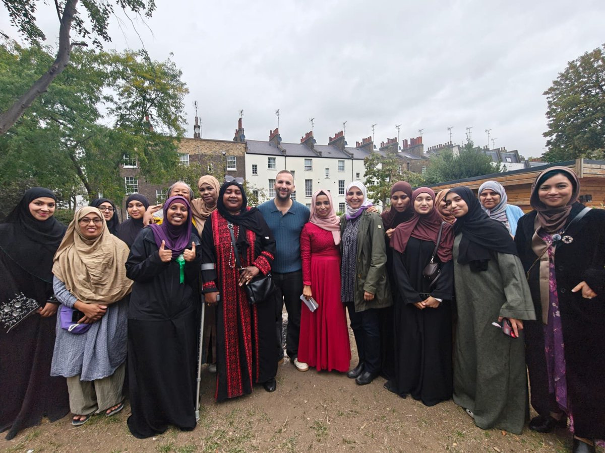 ZackPolanski's tweet photo. Thank you so much to Camden Muslim Women's voice for your warmth, and for welcoming me at Calthorpe Community Garden today!

If I'm elected as MP for Holborn &amp; St Pancras, I promise to always speak with you, not for you. https://t.co/6ayGfheuYm