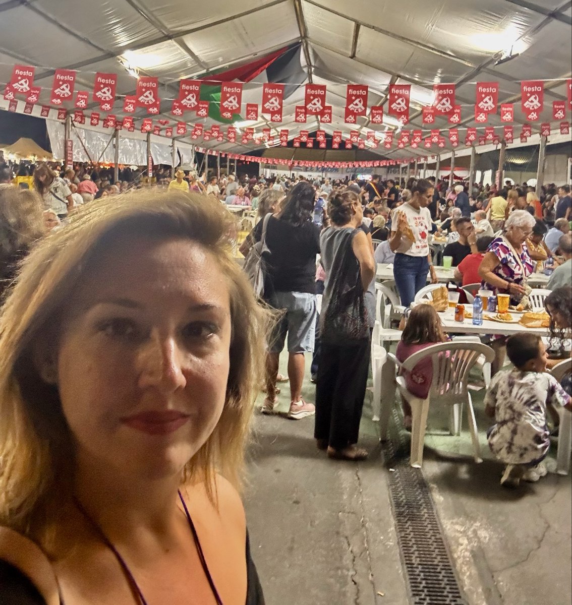 Helenebidard's tweet photo. Avec les camarades du @PCF 64
ce week-end nous étions à Madrid🇪🇸 pour la @fiestaPCE 
On a beaucoup échangé avec les camarades du @elpce
🇪🇺avec les camardes européens
@europeanleft 
une belle occasion pour débattre, s’organiser contre l’austérité
et construire un monde de paix🕊️ https://t.co/yglvqQfSTf
