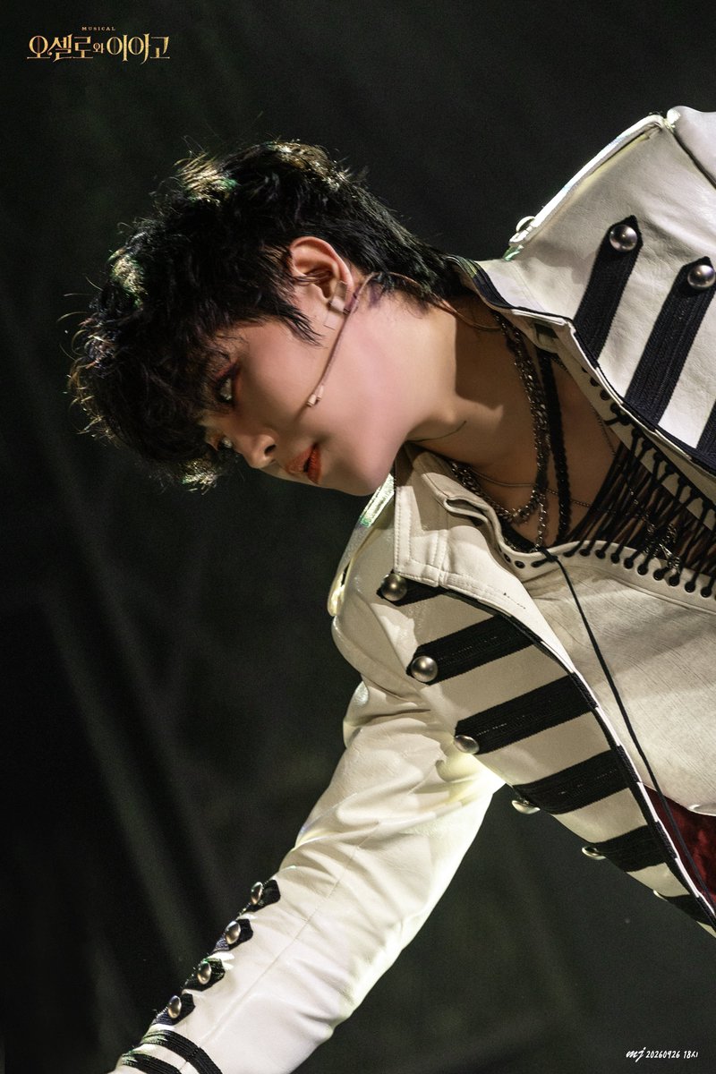 MJ_PlayPic's tweet photo. 오셀로와 이아고 20260926 18시
스페셜 커튼콜
M7. 질투를 조심하라

이아고 役 김경록 배우 https://t.co/m1n0CkhzLq