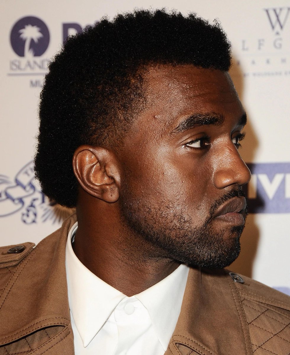yzyusa's tweet photo. Ye’s mullet will get more likes than Israel.  ★ https://t.co/eYK0Jwbeo5