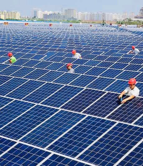 Megatron_ron's tweet photo. BREAKING: 🇨🇳🇺🇸 China Just Crossed 1,000 Gigawatts of Solar Power - The largest amount any country has ever installed

Equal to the entire electricity capacity of the United States https://t.co/99voTrErFp
