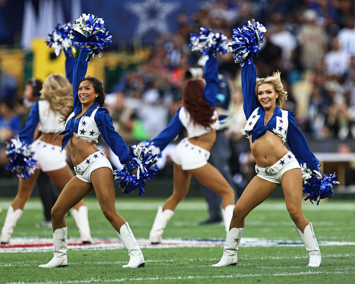 maracana's tweet photo. As @DCCheerleaders deram um show no Maraca! 🤩🤠

📷 Daniel Brasil / Maracanã
📷 Luiz França / MaracaTV https://t.co/4b6lCQ5qfy
