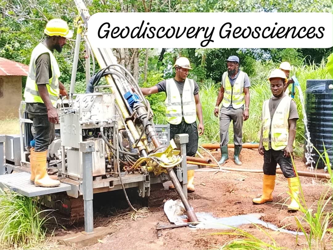 geo_discovery's tweet photo. Core samples, precision drilling. Geodiscovery Geosciences at work. #geodiscoverygeosciences #diamondcoredrilling #geosciences https://t.co/jKi9Je9OkA