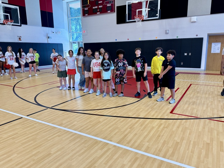 HumbleISD_OFE's tweet photo. ππ£ 5th Grade Pep Rally fun! Students vs. teachers in a beach volleyball showdown, with the Atascocita cheerleaders bringing the energy! We also celebrated our 5th Grade Falcons of the Month! #OFEFalcons #FalconPride @AtascocitaCheer https://t.co/1KIXARkpvv