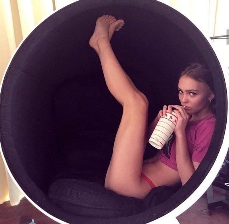 delicatelyness's tweet photo. lily rose depp and jenna ortega are my number 1 thinspos rn

#edrtwt #thinspo https://t.co/Enb2UUl1S9