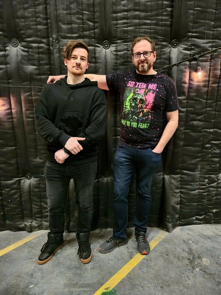 PhilLeBrave's tweet photo. Ryan tryna look tuff besides Scott 😭😭😭 https://t.co/o17dFXw79a