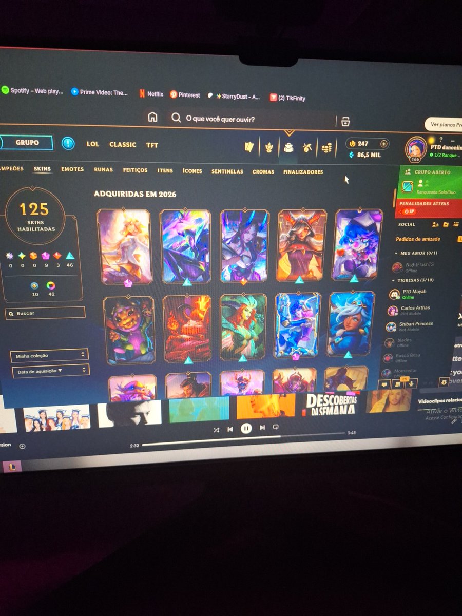 danoniini's tweet photo. Amo pagar os passe do lol por causa das essenciais miticas mas eu acabo jogando so com 2/3 campeões de todas as skins que eu ganho https://t.co/i2PRr7uEyL