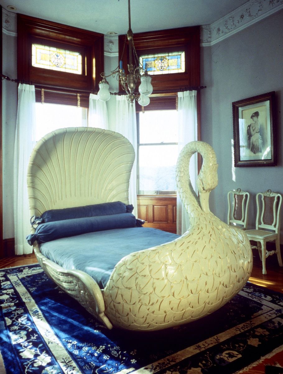 bambiseye's tweet photo. furniture that is art nouveau-esque like(if thats what u call it) is so cute and gorgeous i swear if i had money and big enough of a house i would have this https://t.co/Wki9j15IoM