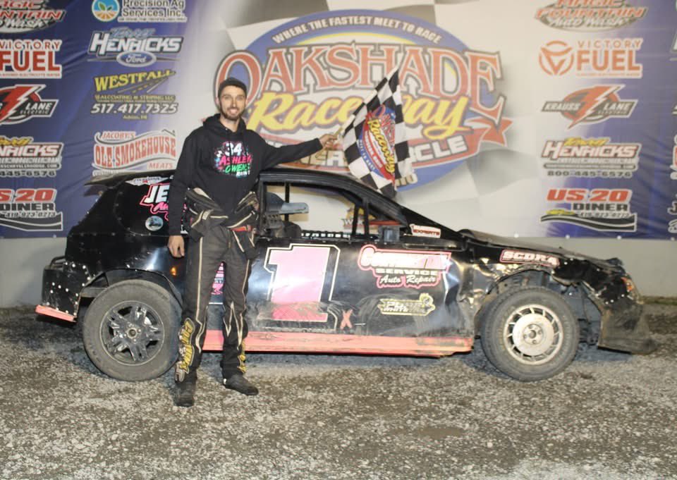 OakshadeRaceway's tweet photo. Dylan Jessen wins the Sportsman Feature &amp; Cory Gumm in Victory Lane in the Compacts Saturday Night. 

📸 Charlie Orns Freeze Frame Photos. https://t.co/AbfWMzpk0y