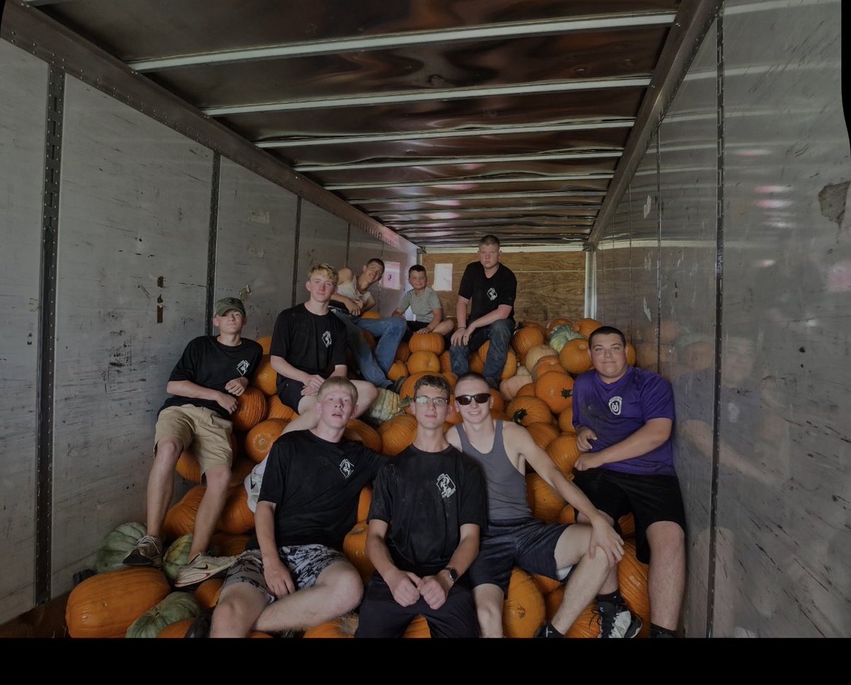 DMcjrotc93145's tweet photo. MCJROTC taking the lead at the pumpkin unload!!! All about the community!!! #TeamB4Self @DISDBroncoPride https://t.co/NdBgwDZm4j