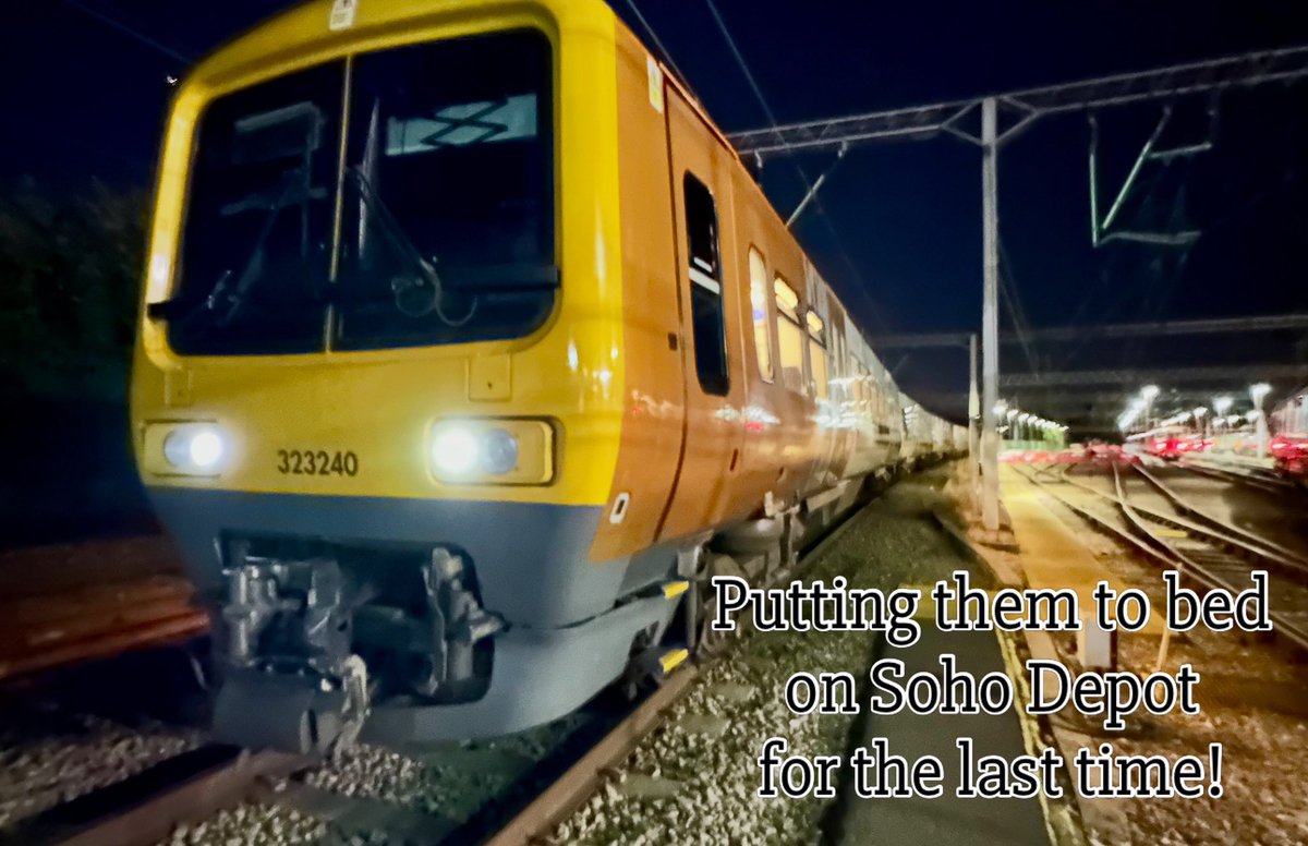 sleepythebear24's tweet photo. Friday 27th September 2024: the Last #Class323 in Passenger Service for West Mids. I had the pleasure of driving 22.53 B’ham to Bromsgrove &amp; back &amp; then putting her to bed for the last time on #SohoDepot Do still miss these trains.
@HunsletTheBear #TrainDriver #Memories https://t.co/ZO2EvXyCAY