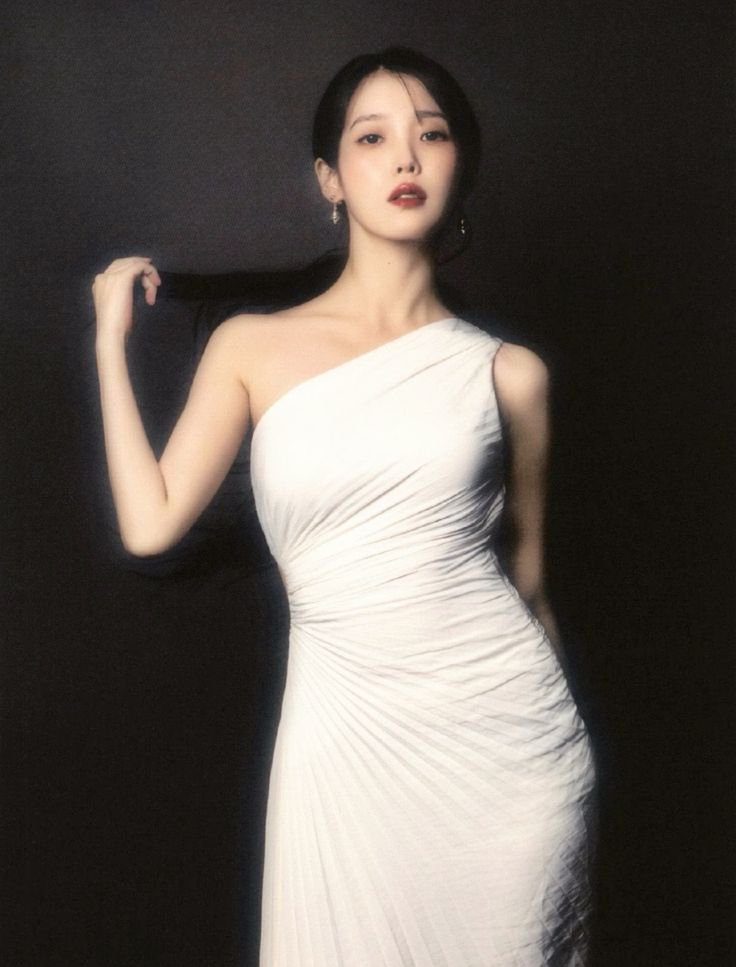 WORLDMUSICAWARD's tweet photo. IU has been chosen as one of the Winners of the“2026 K-Culture 100 Great Koreans of Korea”in the National Prestige Enhancement Category! 💪👸🏻🏆💯🔝🇰🇷🐐👑🤍

#PerfectCrown
#IU @_IUofficial https://t.co/xLxRrHOuW4