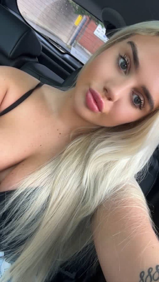 eefe_anna's tweet photo. Look into my hypnotizing eyes and send me $500  just because I’m hot 😘 you cucks know you want to 

#findom #finD #finsub #beta #loser #cuck #slave #goddess #assworship #brutal #blackmail #debt #contract #total #power #exchange #walletdrain #atm https://t.co/I6bDoOOCRL
