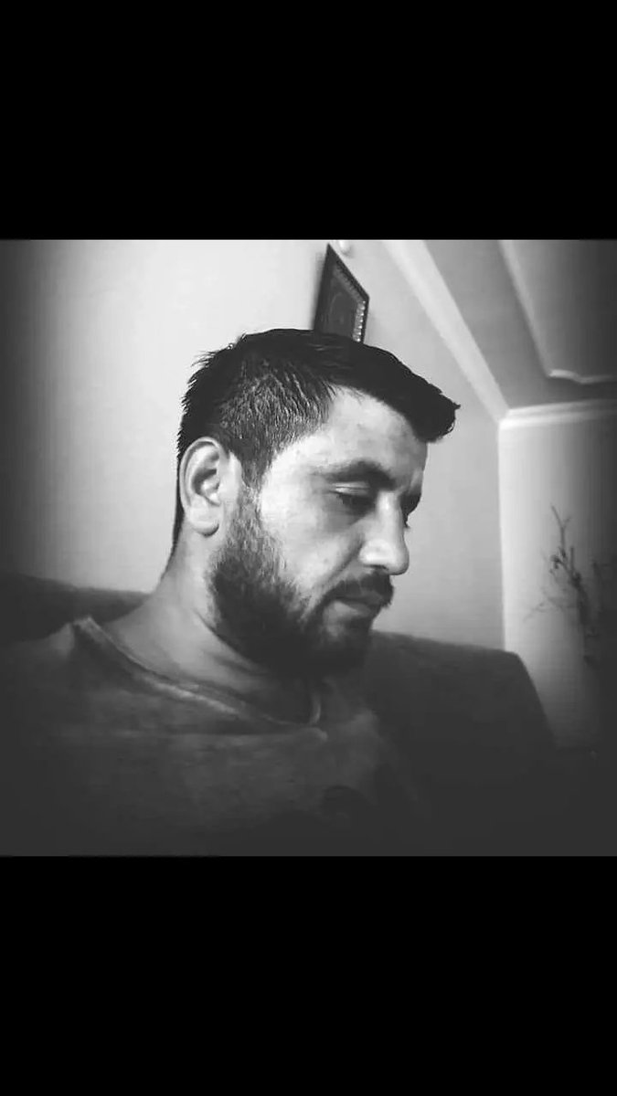 temha4341's tweet photo. Tıpkı dört mevsim gibidir insan 
Gülerken yaza
Sevinirken ilkbahara
Üzülürken kışa
Umutlatı yıkılırken sonbahara benzer https://t.co/W9LrMhdf0x