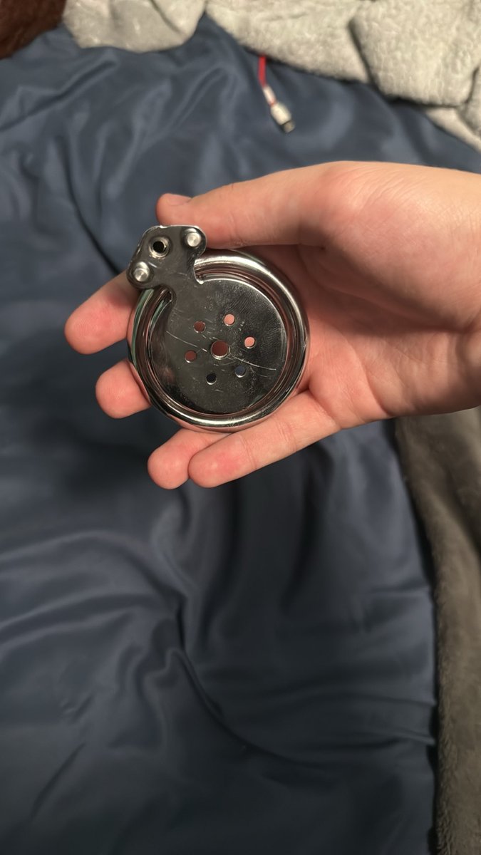 RavenMaster1235's tweet photo. Come on #fags , Lets lock those tiny dicks in #chastity cages where they belong, and lets get you $ending to master #findom https://t.co/b9uYk0uvn6