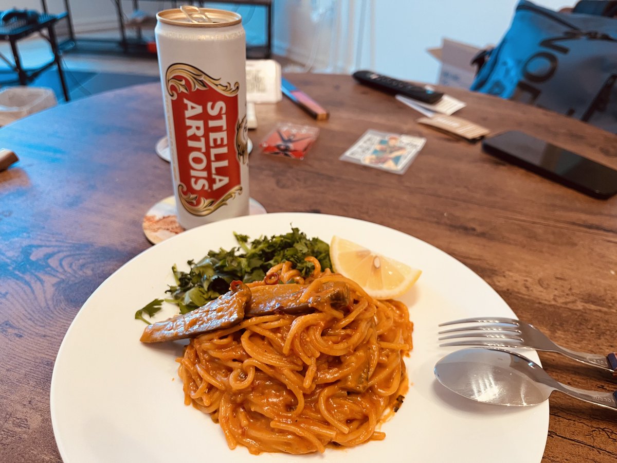 chindorph's tweet photo. チンドル⭐︎遅いランチ

そろそろ日本が動き出すからなんかしなくちゃなあと憂鬱な日曜の午後（西海岸駐在者あるある） https://t.co/ltk3cGJjTf