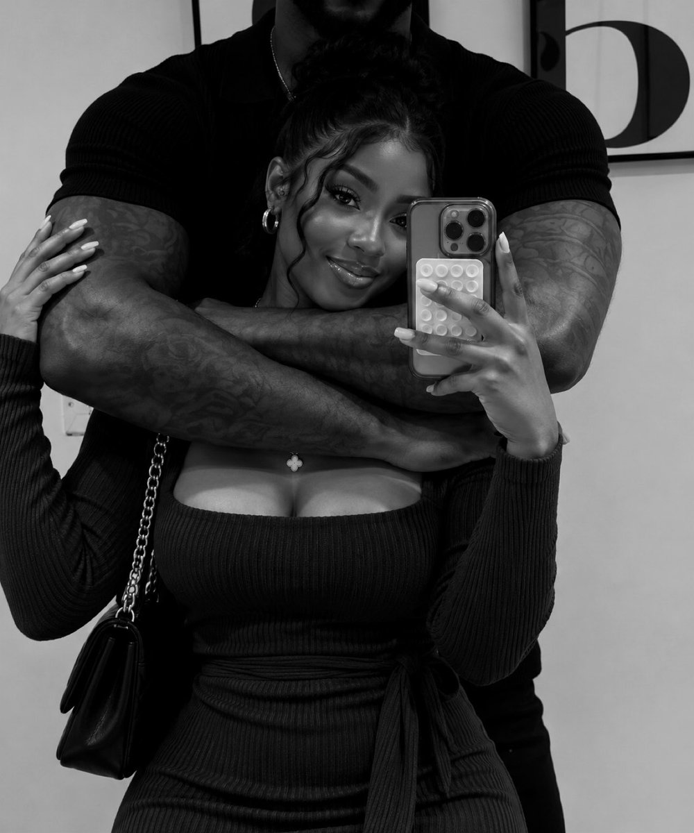 LokitaBeLLaaa's tweet photo. I love a man with bodyguard energy. I like feeling safe🤍🔒💪🏽 https://t.co/G9Tvzxxzab
