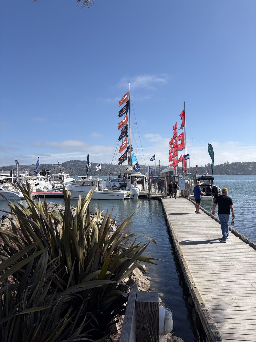 seekmarin's tweet photo. Gorgeous day at the Sausalito Boat Show ⛵️Toured some luxurious vessels & met some fierce female Captains
Absolute power houses
#sausalitoboatshow #captains #boats #marin
#seekmarin https://t.co/174HV40Sp1