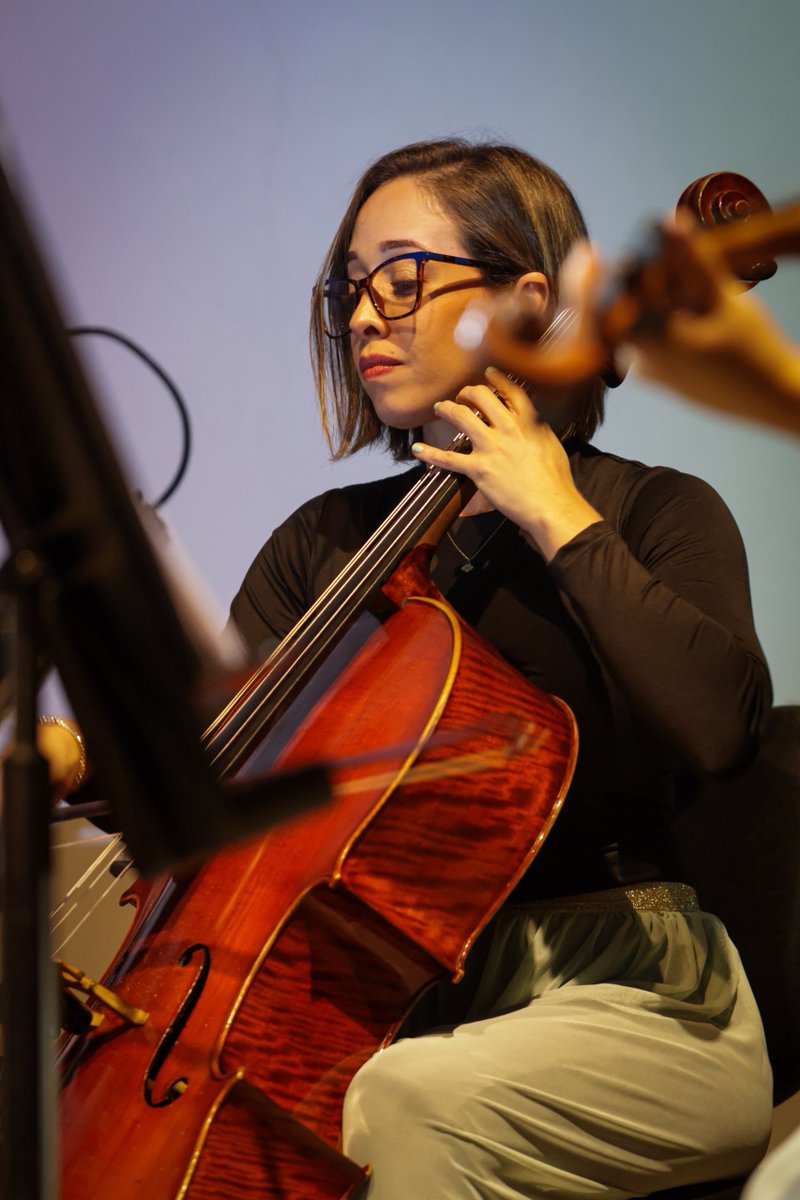 SinfonicadeVzla's tweet photo. 🎬✨ ¡Iniciamos temporada a casa llena! Revivimos la magia del cine en nuestro concierto «D’ Película OSV» desde el Centro de Arte Los Galpones. 

Una mañana inolvidable junto a un maravilloso ensamble de cuerdas y batería. 🎻🥁 https://t.co/5UmtAEfrED
