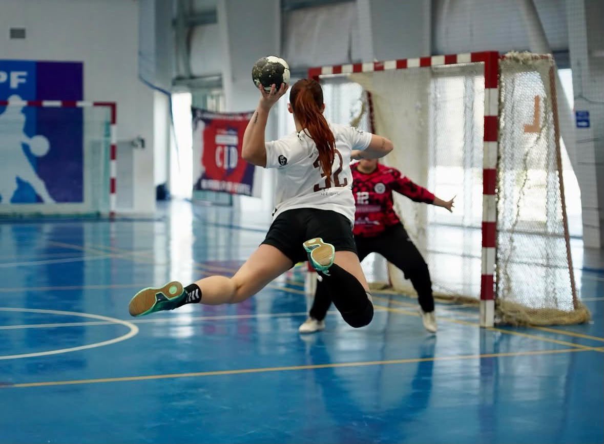 caplatense's tweet photo. [Handball] 🏐 @femebal #Damas #LigaPlata

#Fecha8

✅Triunfo de las Calamares 🦑

➡️ Atlanta 26 - #Platense 33
🤾‍♀️Goleadora: Valen Martinez (11)

🔜 Próxima fecha en casa vs. Ferro

#𝐎𝐫𝐠𝐮𝐥𝐥𝐨𝐌𝐚𝐫𝐫𝐨́𝐧🤎 https://t.co/jRoFWHyXCa