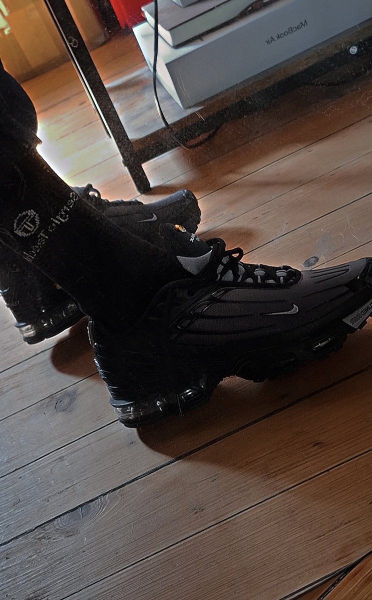 FrenchCops62's tweet photo. Mes Sergio Tacchini sont prêtes à prendre du service… 👟🧦
Qui veut les récupérer après les avoir portées ? 😈
📩 DM ouverts
💳 PayPal / Revolut
#findom #findommale #moneyslave #footfetish #soumis #cashmaster #soumisfr #paypig #pied #alpha https://t.co/e5JBAvojuX
