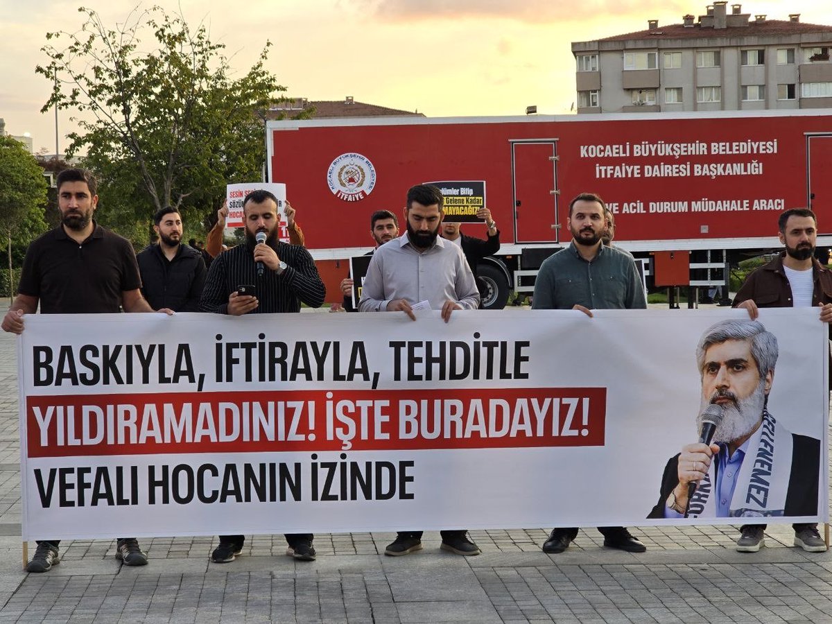 furkanhareketiT's tweet photo. Adalet Bekliyor, Özgürlük İstiyoruz! 

📍Kocaeli | Basın Açıklaması 

AlparslanHocaya Ozgürlük
SemraHocaya Ozgürlük 
FurkanGönüllülerine Ozgürlük 
Ozgürlükiçin Meydandayız https://t.co/BU6jCzriYX