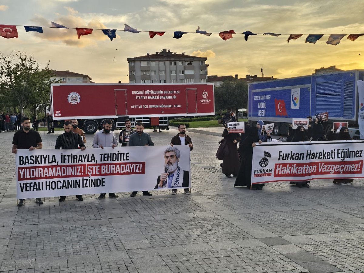 furkanhareketiT's tweet photo. Adalet Bekliyor, Özgürlük İstiyoruz! 

📍Kocaeli | Basın Açıklaması 

AlparslanHocaya Ozgürlük
SemraHocaya Ozgürlük 
FurkanGönüllülerine Ozgürlük 
Ozgürlükiçin Meydandayız https://t.co/BU6jCzriYX