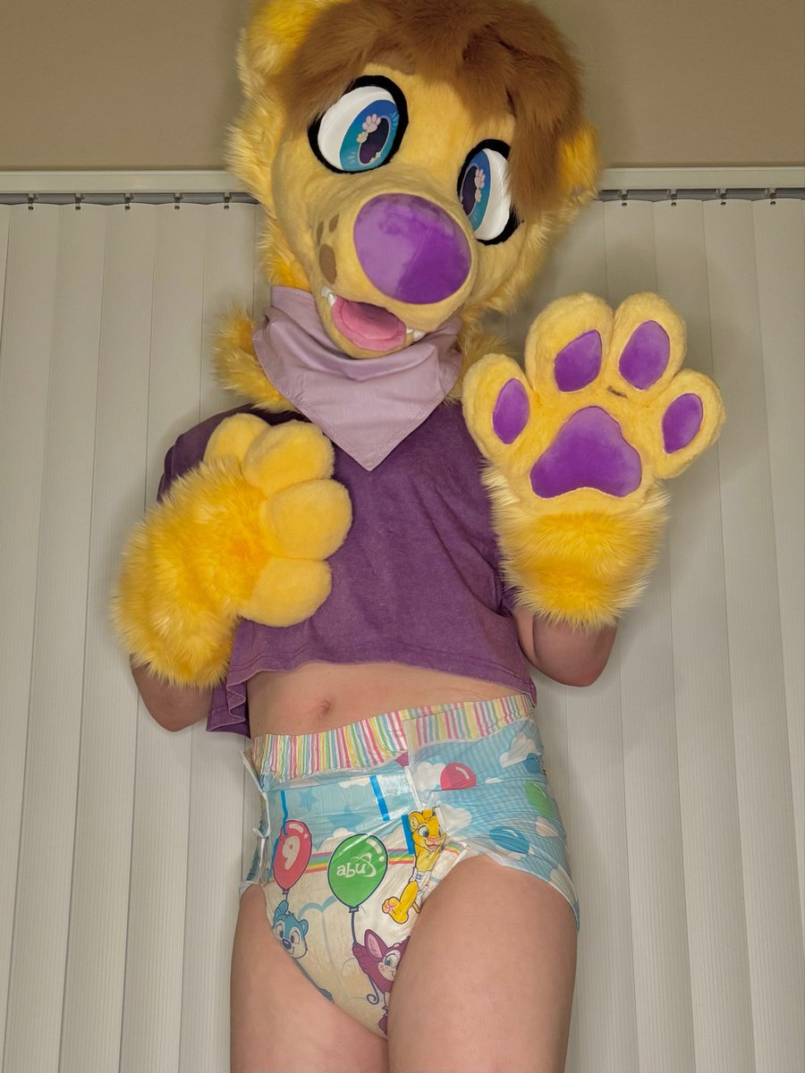 BabyJinxxy's tweet photo. I got a new bandana! Might need a new diaper too…

#abdl #babyfur #diaperfur https://t.co/LTpwx1wSzZ