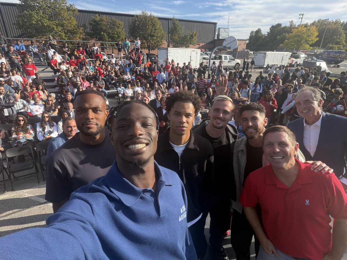 patrickbrownont's tweet photo. Proud to honour soccer excellence in Brampton as we rename six fields for the six Team Canada players from our city who represented the nation at the @FIFAWorldCup. ⚽️

Congratulations to Jonathan Osorio, Cyle Larin, Tajon Buchanan, Liam Millar, Promise David, and Jayden Nelson. 

They made Brampton proud. They made Canada proud. 🍁