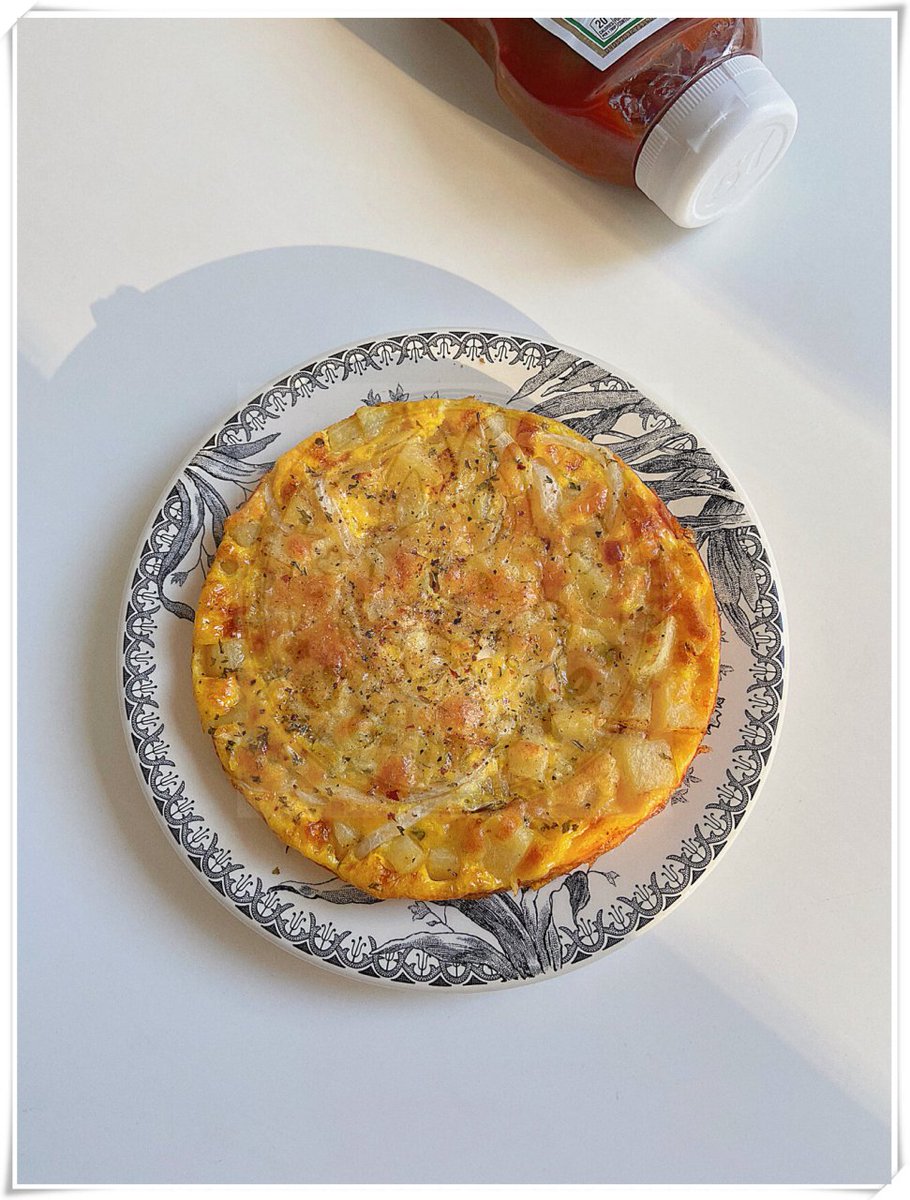 KelsiHakal8d's tweet photo. Hoy hice tortilla de papas casera: simple, cremosa y perfecta para cualquier almuerzo. Nadie se resiste a su sabor casero! https://t.co/cKuulxH77j
