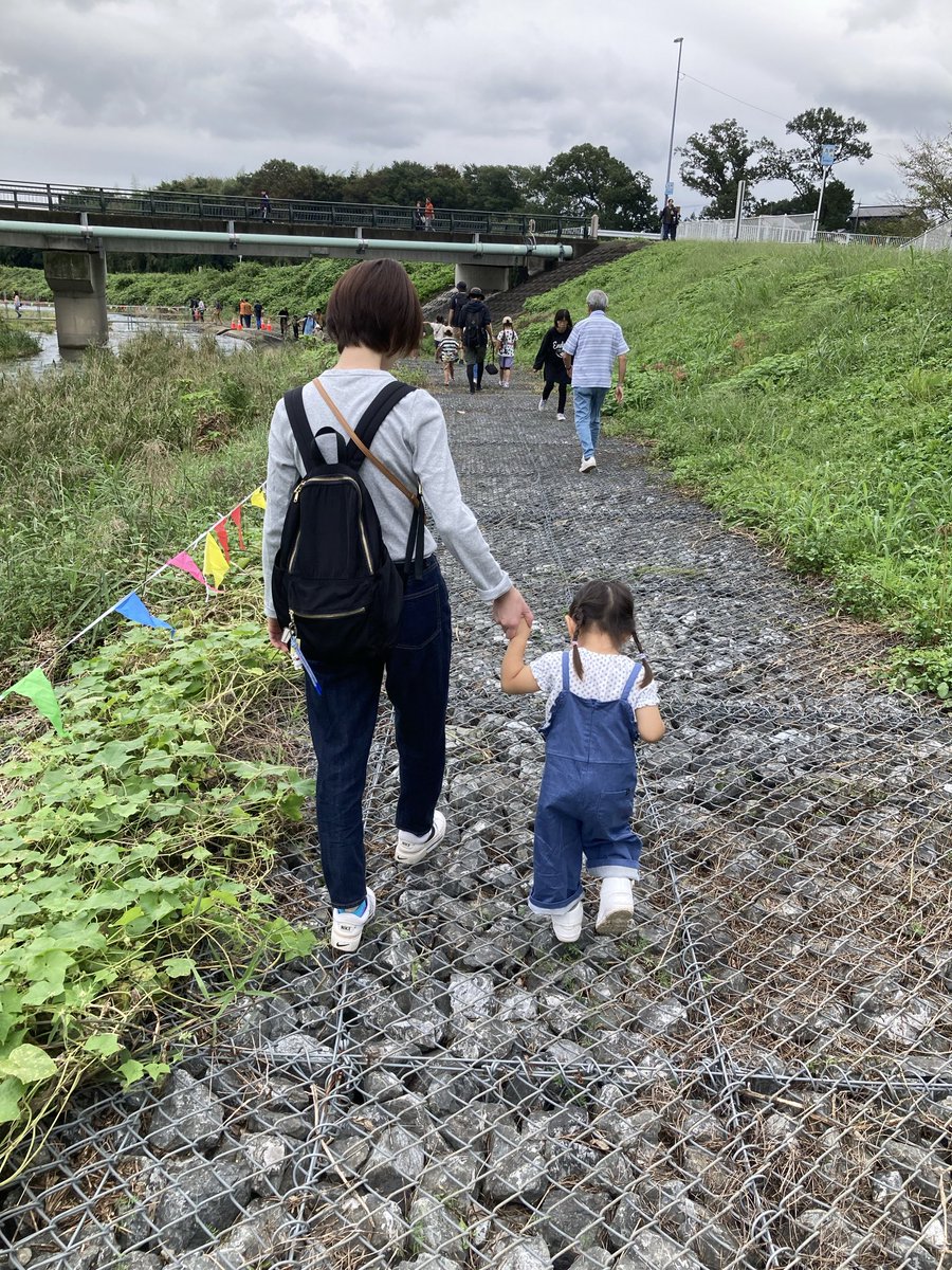 gorinaiz's tweet photo. おはようございます☔️
昨日はときがわアウトドアフェスに行ってきました🚗
巨大ブランコに焼きマシュマロ、ハンモックと名前負けしない楽しいイベントでした✨
今日からどんより天気ですが頑張りましょ💪
#行政書士　#東松山　#ほぼ抱っこで歩かない👶 https://t.co/1rfTrccQ5Z