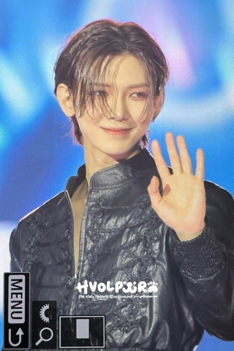 YEOTEEZx's tweet photo. THIS LOOK !!!! https://t.co/hgtWNiDm6c