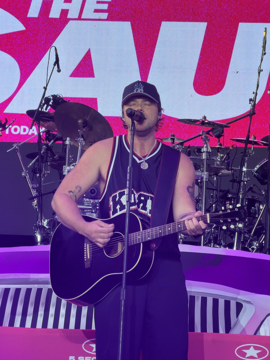 DigestEASTour's tweet photo. Starboiz in soundcheck today via @t0bi_obi 

#LimaIsAStar🦙 #EASLima⭐️ https://t.co/OZcMeuZZWq