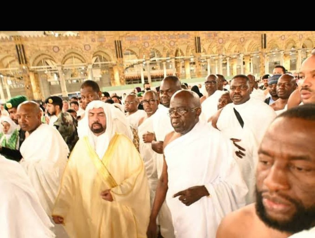 cognitium007's tweet photo. @prinxe_B First frame: President Buhari. Second frame: President Tinubu. Third frame: the Emir of Qatar. Fourth frame: the Emir of Dubai. https://t.co/zD9iHWX4W5