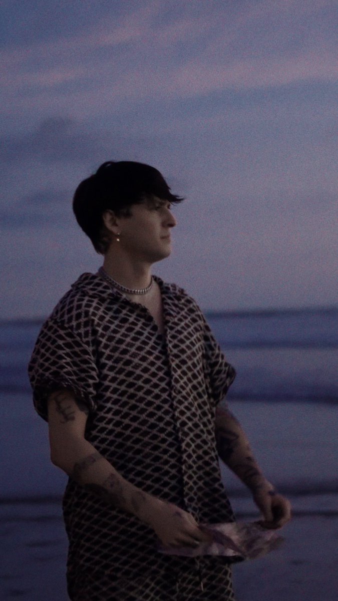 christophervele's tweet photo. Estar juntos fue lo mejor, pero el problema fue cuando 🎶🪽 #AIRCHA https://t.co/Z8Kwk01NP1