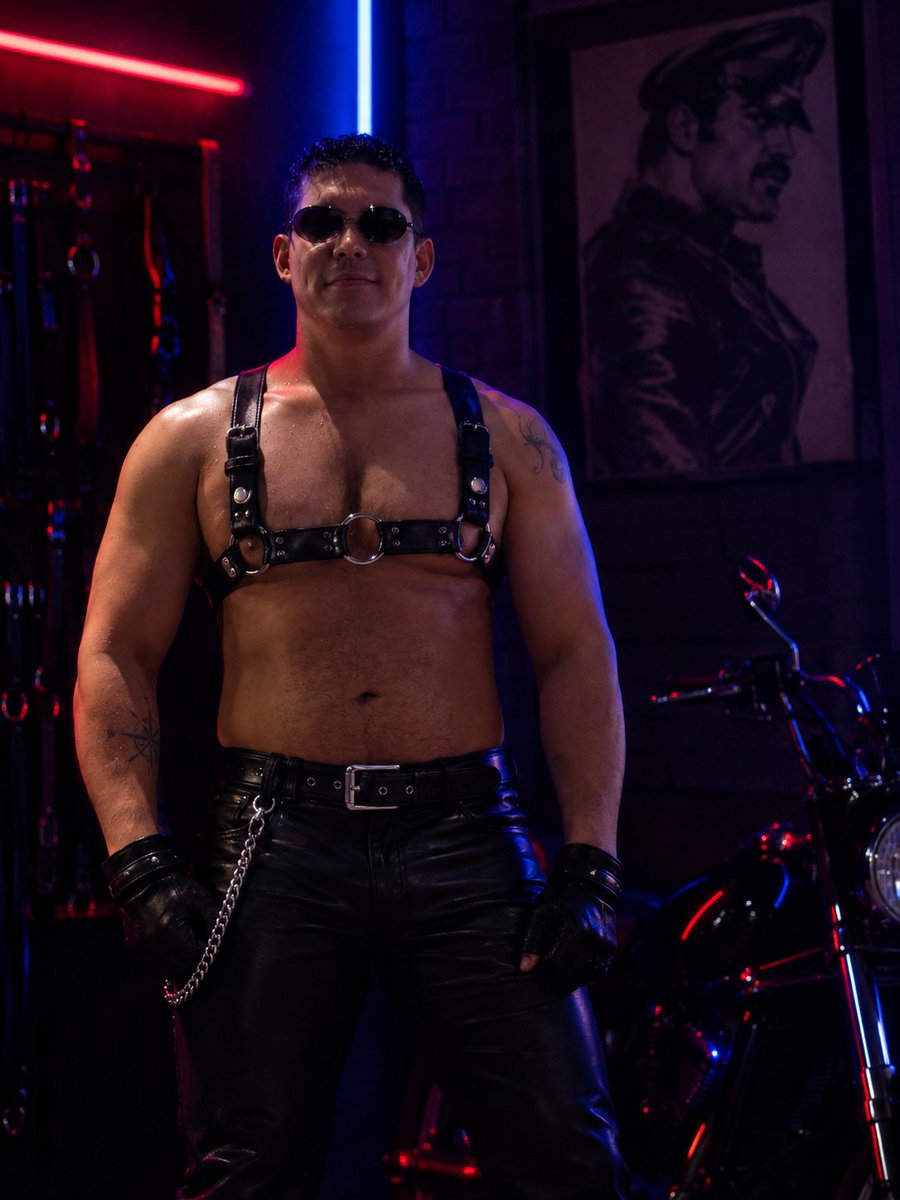 hankfjord's tweet photo. Que tus instintos más obsenos no definan lo que eres como persona.
#gay #gaycruissîg #cruisingméxico #cruisingbaños #cuero #bdsm https://t.co/8JzWj2h183