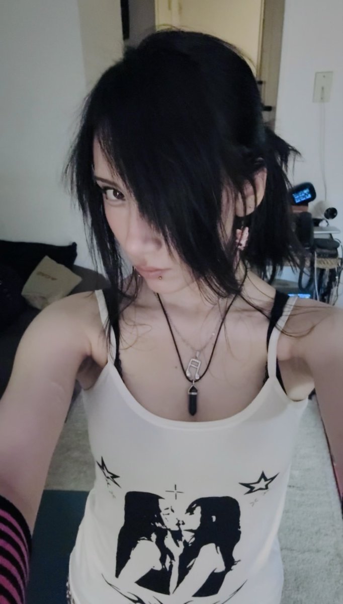 starving_ange1's tweet photo. fuck it
(i will deff delete later) https://t.co/cr9XvvKGRk