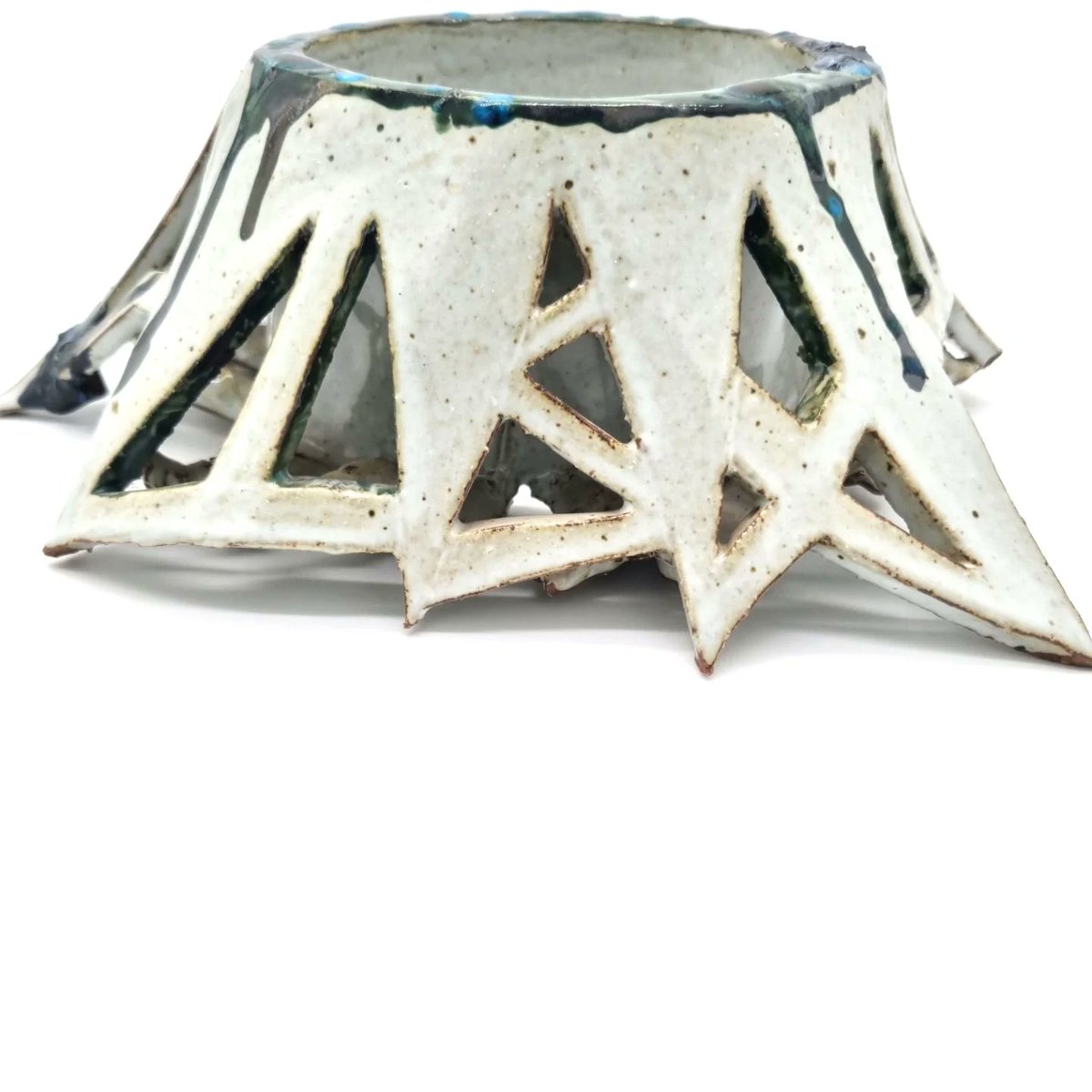 DelorseSlightam's tweet photo. You see what you want to see

Ceramic, 29 × 26 × 10 cm. Linden Postcard Show 2025 
6 September–2 November 2025 https://t.co/As4dSzpGqF