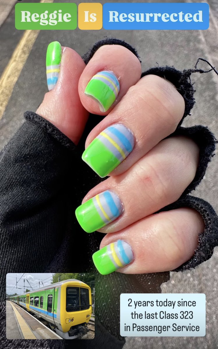 sleepythebear24's tweet photo. Couldn’t resist but to ‘Reggie’ my nails again! Can’t believe it’s been 2 years since the #Class323 finished with West Mids.
#TrainDriver #LikeTrainLikeNails #ReggieTheRetro https://t.co/14yDXpkhw4