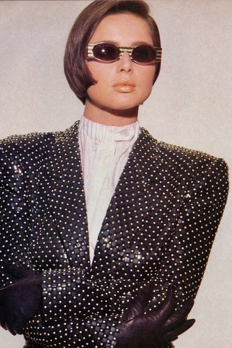 SAINTBERGMAN's tweet photo. isabella rossellini photographed by eric boman for vogue, 1985 https://t.co/iJ0aLwCaW6