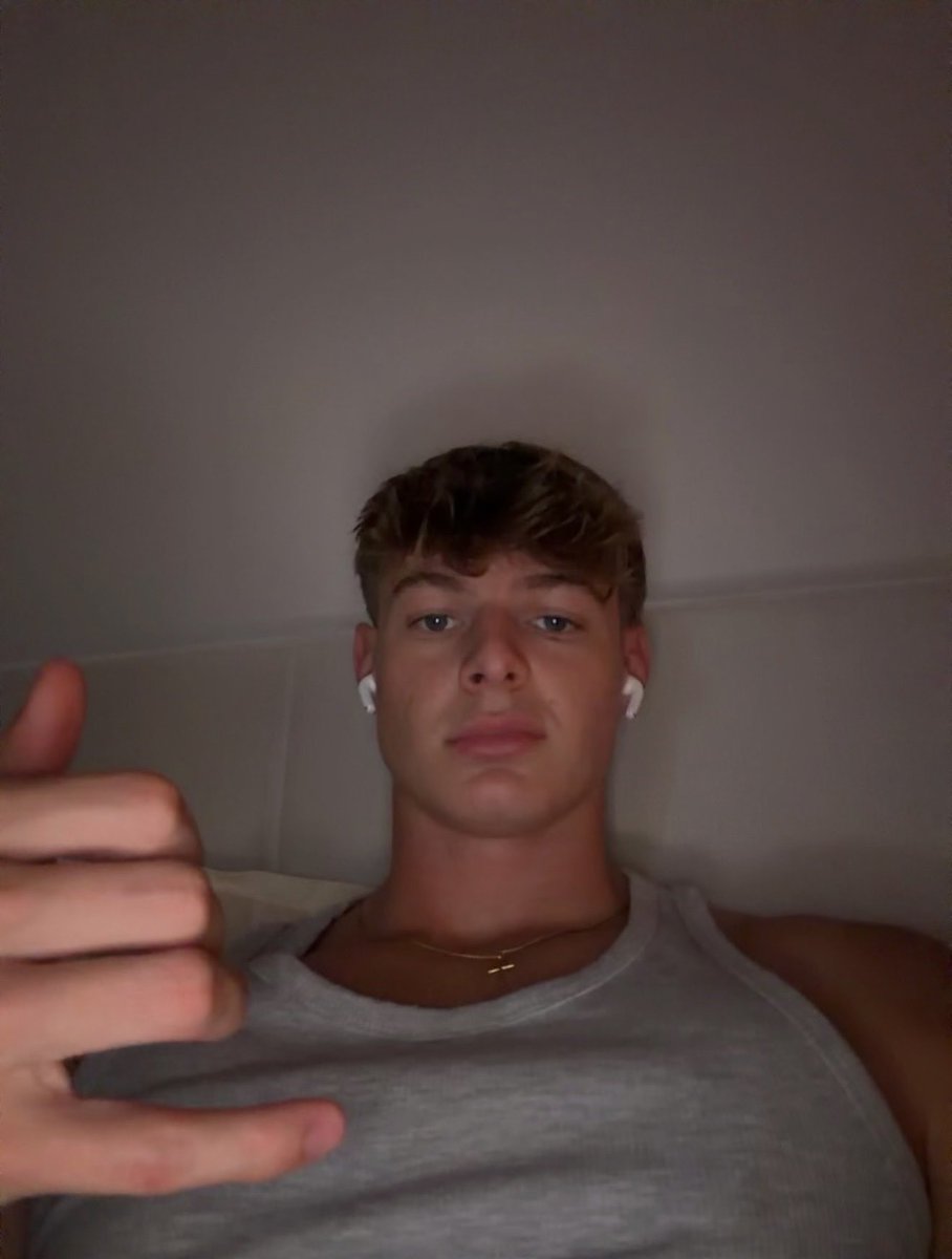 findommasteral's tweet photo. You know where you cash belongs boys, get serving and sink lower and lower for me🤤💰

#findom #finsub #cashsub #cashfag #cashpig #paypig #alpha #onlyfans #unethicalfindom #unethical #pits #biceps https://t.co/8SifSaqVi7
