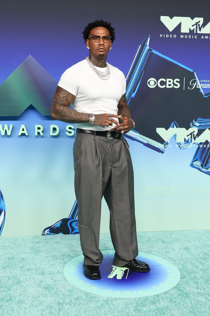 ComplexStyle's tweet photo. Moneybagg Yo at the 2026 VMAs https://t.co/1iU4uOlek4