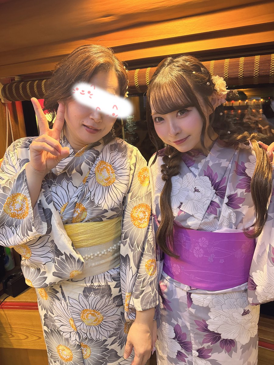 837237K's tweet photo. 今年も浴衣着ました👘 ♡

屋形船、楽しかったな。
本当は浴衣着る予定ではなかったんだけど、
急遽、その日の朝着ること決めて
予約して行ったら、
まさかのメン��ーと鉢合わせ(•́ε•̀(;ก)💦💦

サプライズのつもりだったのに
秒でバレるっていうwww

ご飯も美味しかったし(完食した👍)
同担とか、女の子とか、
話せる人増えたし🙂‍↕️🙂‍↕️
みんなめちゃくちゃいい人で
面白いし可愛いし。。🥹

ぶっちゃけ知らない世界に1人で
乗り込んで、不安なこともあったけど
ちょっとずつ顔見知りも増えてきて
声掛けたり掛けられたり、
スタッフさんも名前と顔覚えてくれたり
とってもあったかくて。

出会えてよかったなって(๑o̴̶̷᷄﹏o̴̶̷̥᷅๑)
本当に感謝しかないです😭
楽しい1日を有難う🫰

(料理撮るの忘れた💦)
 #éclatcia
@miyuu_eclatcia