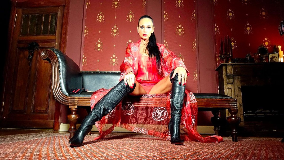 Bootsandhe91244's tweet photo. As we approach a brand new week I want to make a HUGE shoutout for the NO 1 Domina in Europe. The powerful and amazingly beautiful Madame Catarina from Berlin 🙌 @MadameCatarina @MCinema6675 https://t.co/A0jgBcq2Wj