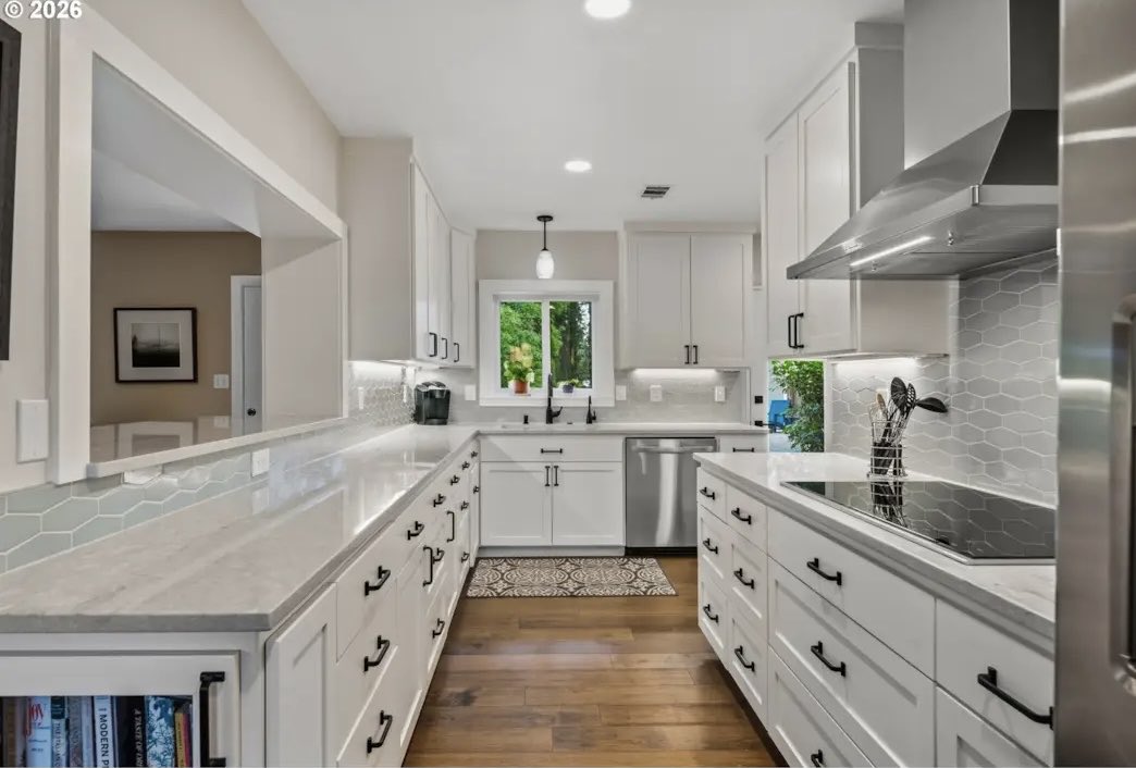 jenwileyhomes's tweet photo. NEW LISTING | 3🛏️ | Den 📚| 2.1🛁 | Trees 🌳 
📍8700 SW Birchwood Road, PDX
🚌 Coveted Walkability 
Magnificent  Mid-Century! One Level Home Overlooking Private, Peaceful Views &amp; Trees. Beautiful Updates &amp; sits on Level .38 Acre Lot in this Coveted Close-In SW PDX #jenwileyhomes https://t.co/U0yT54Rqmm