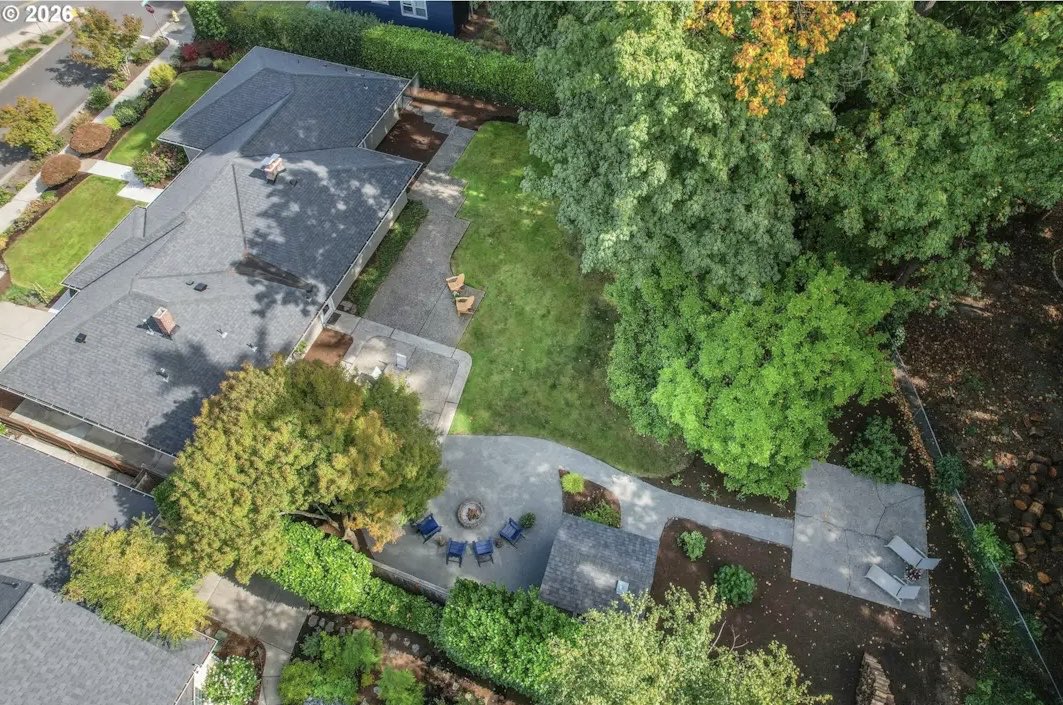 jenwileyhomes's tweet photo. NEW LISTING | 3🛏️ | Den 📚| 2.1🛁 | Trees 🌳 
📍8700 SW Birchwood Road, PDX
🚌 Coveted Walkability 
Magnificent  Mid-Century! One Level Home Overlooking Private, Peaceful Views &amp; Trees. Beautiful Updates &amp; sits on Level .38 Acre Lot in this Coveted Close-In SW PDX #jenwileyhomes https://t.co/U0yT54Rqmm