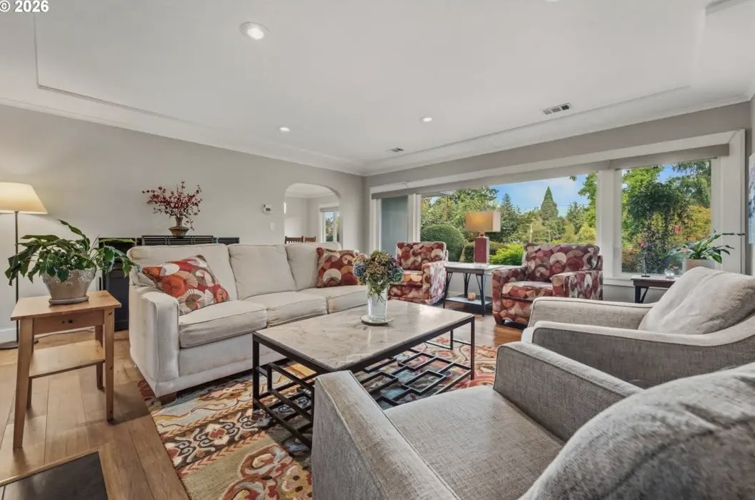 jenwileyhomes's tweet photo. NEW LISTING | 3🛏️ | Den 📚| 2.1🛁 | Trees 🌳 
📍8700 SW Birchwood Road, PDX
🚌 Coveted Walkability 
Magnificent  Mid-Century! One Level Home Overlooking Private, Peaceful Views &amp; Trees. Beautiful Updates &amp; sits on Level .38 Acre Lot in this Coveted Close-In SW PDX #jenwileyhomes https://t.co/U0yT54Rqmm