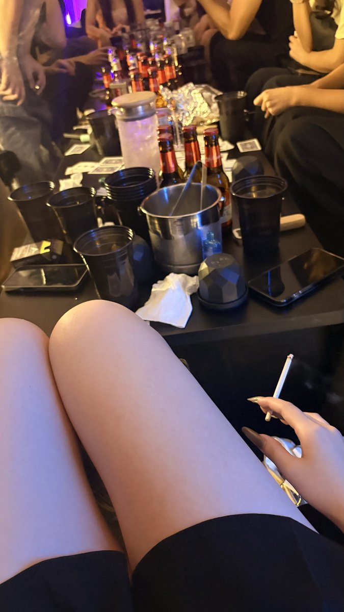 YrrxtccH's tweet photo. 好玩爱玩好喝爱喝下次还来🤏🏻😋 https://t.co/sUHlhziFa6